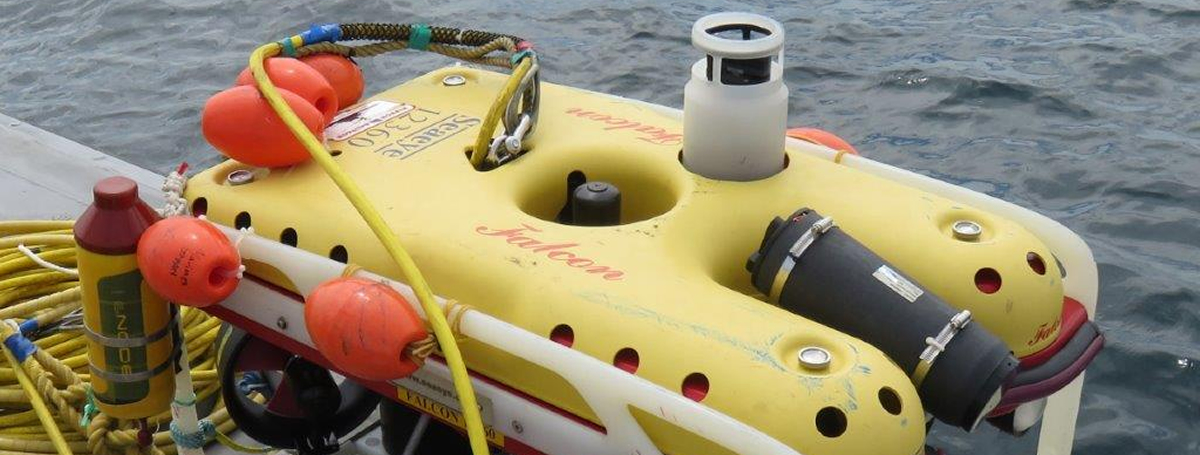 Small underwater remote control robot ROV(300m) FALCON